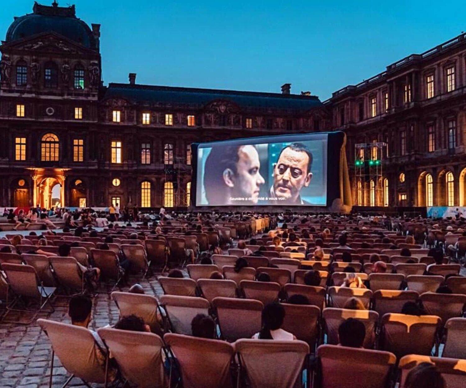 Séance de cinéma au musée