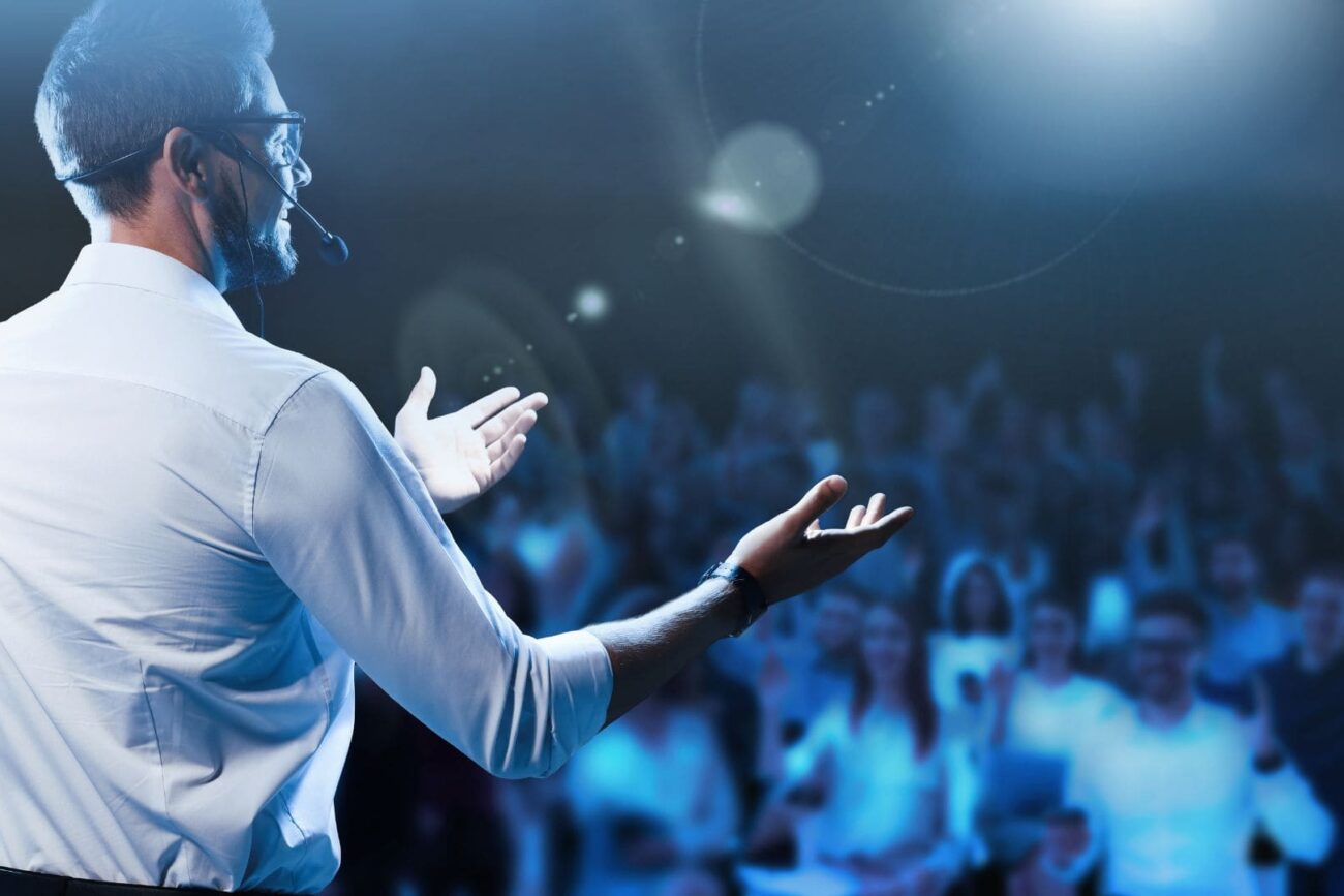 Conférencier célèbre pour un événement